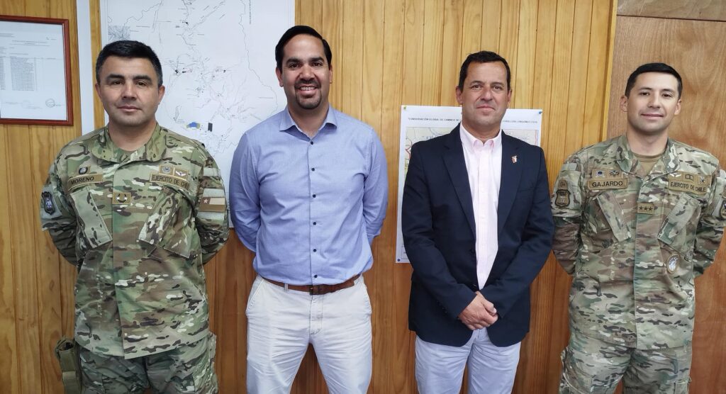 Visita Protocolar del Jefe de la Defensa de la Araucanía al Alcalde de Lonquimay Eduardo Yañez