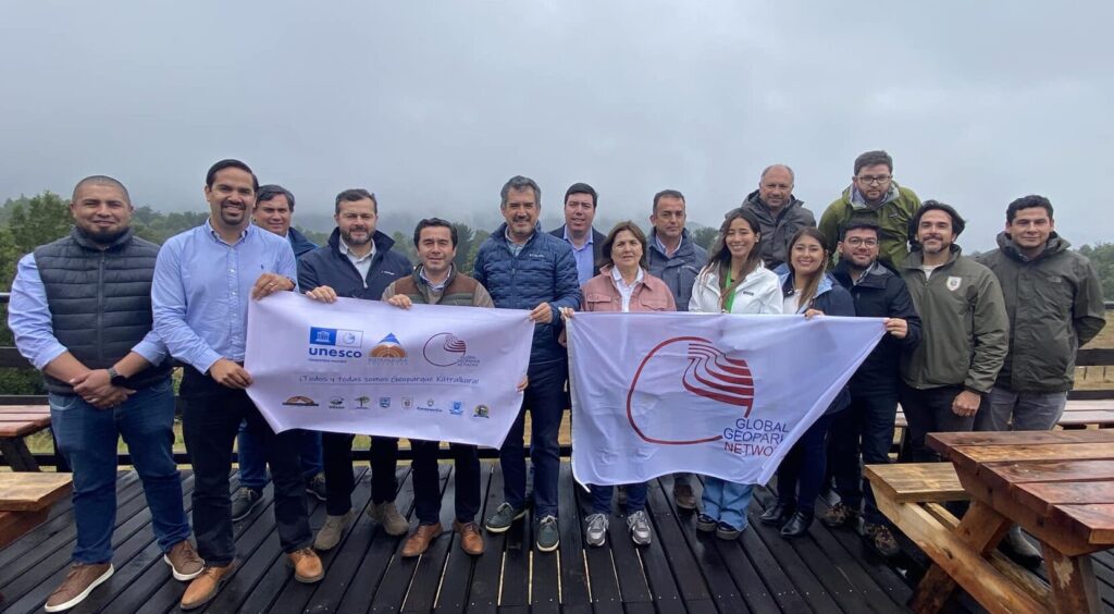 Alcalde Eduardo Yáñez participa en importante encuentro del Geoparque Mundial Kutralkura