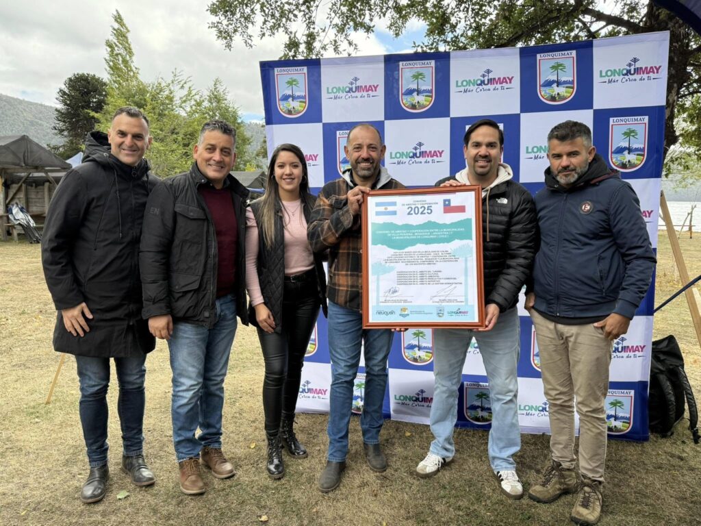 Lonquimay y Villa Pehuenia-Moquehue firman un histórico convenio de cooperación binacional